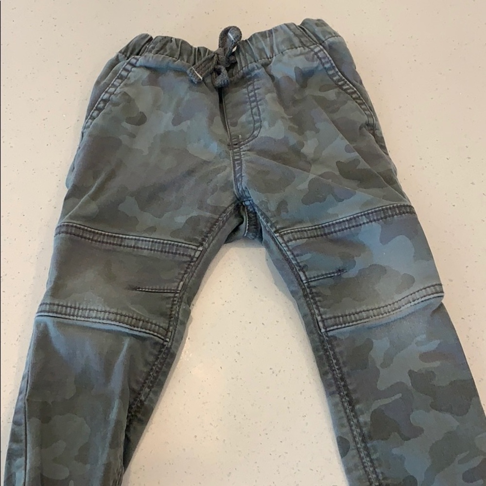 Cat and Jack Camo boys pants